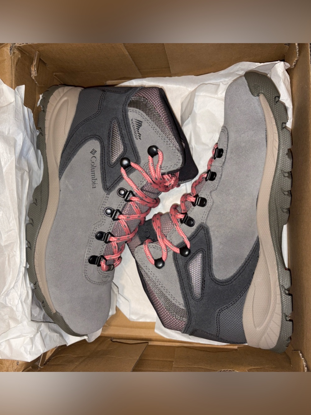 Columbia Newton Ridge Plus Waterproof Amped Hiking Women Size 9 BL4552-009